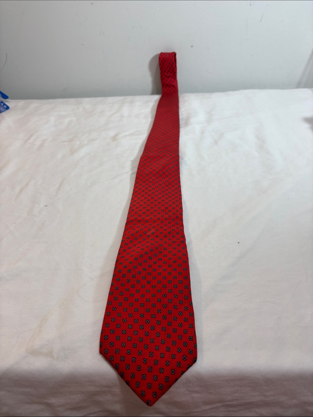 Hardy Amies Red Patterned Tie - Classic Formal Accessory. 0245